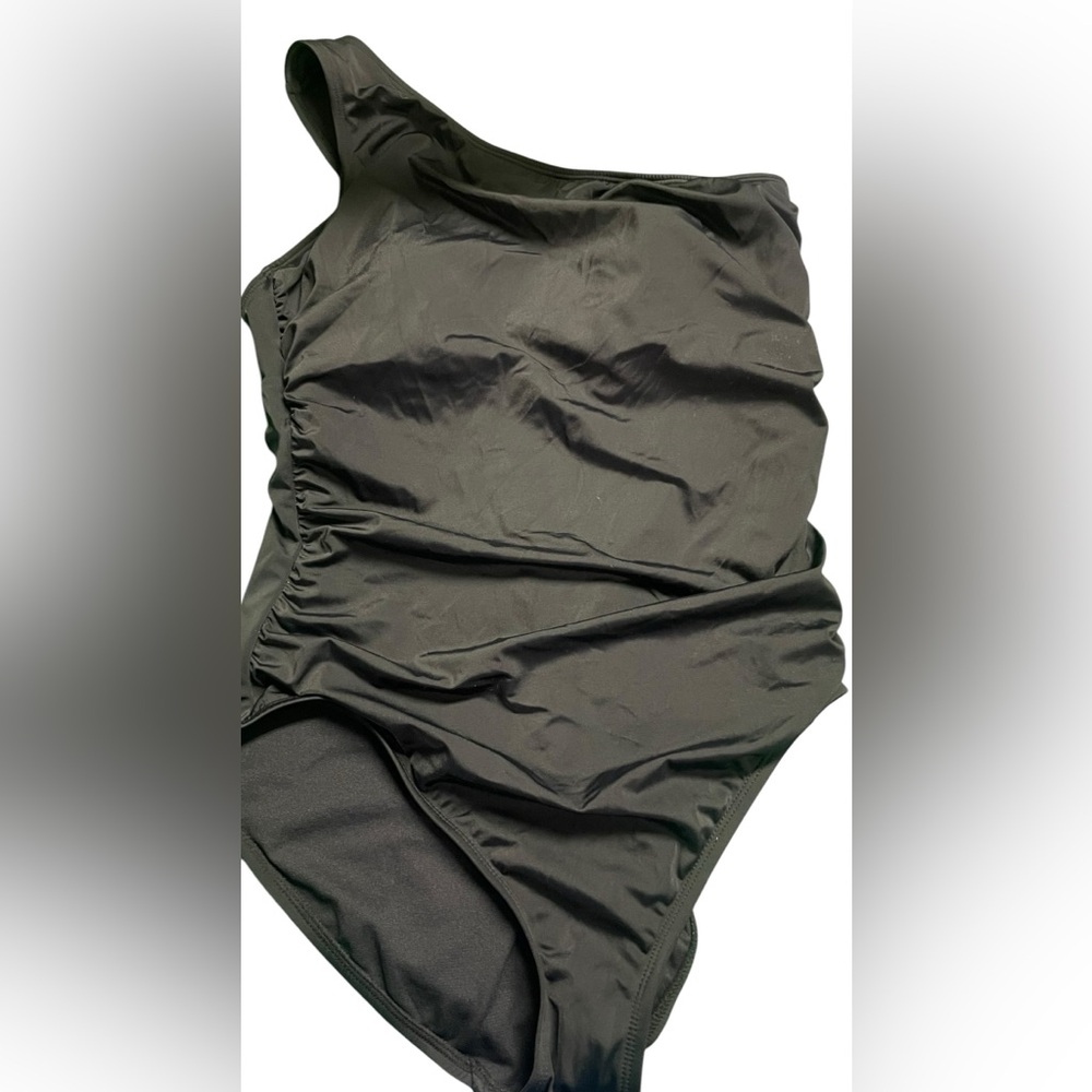 Time and Tru Black‎ One Shoulder Slimming Swimsuit NWT Women’s Large 12-14